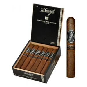 Davidoff Nicaragua Robusto Box Pressed